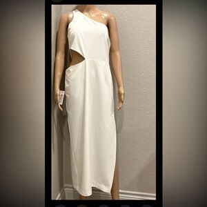 NWT-Bardot white maxi dress, Look amazing at your all white party